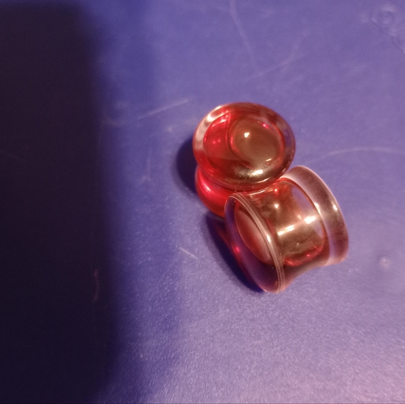 11MM (7/16IN) CLEAR ACRYLIC WITH RED LIQUID PLUGS - Picture 1 of 5